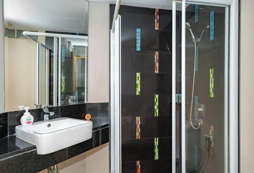 اتاق لوکس با بالکن, Ratana Platinum Resort