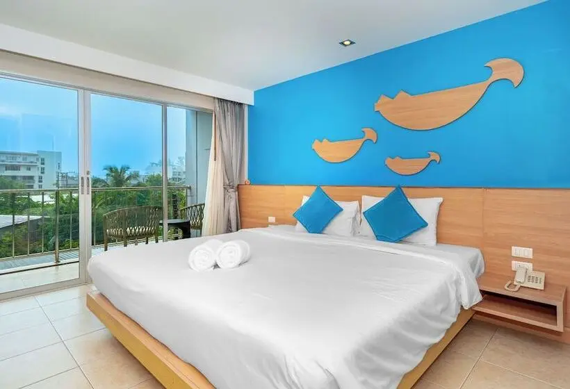 اتاق لوکس با بالکن, Ratana Platinum Resort
