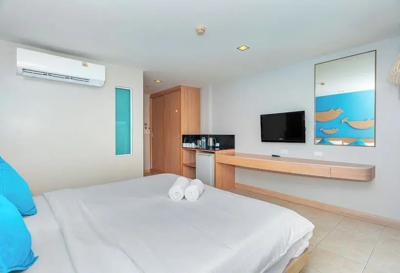 اتاق لوکس با بالکن, Ratana Platinum Resort