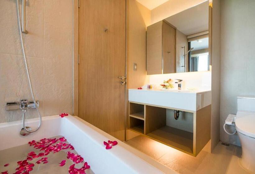 اتاق لوکس با چشم‌انداز دریا, Arize Hotel Sri Racha
