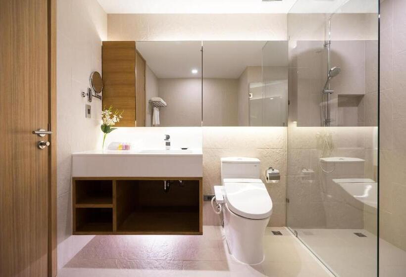سوییت با چشم‌انداز کوه, Arize Hotel Sri Racha