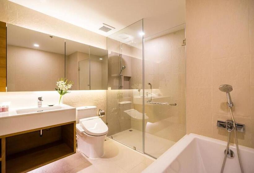 سوییت با چشم‌انداز دریا, Arize Hotel Sri Racha