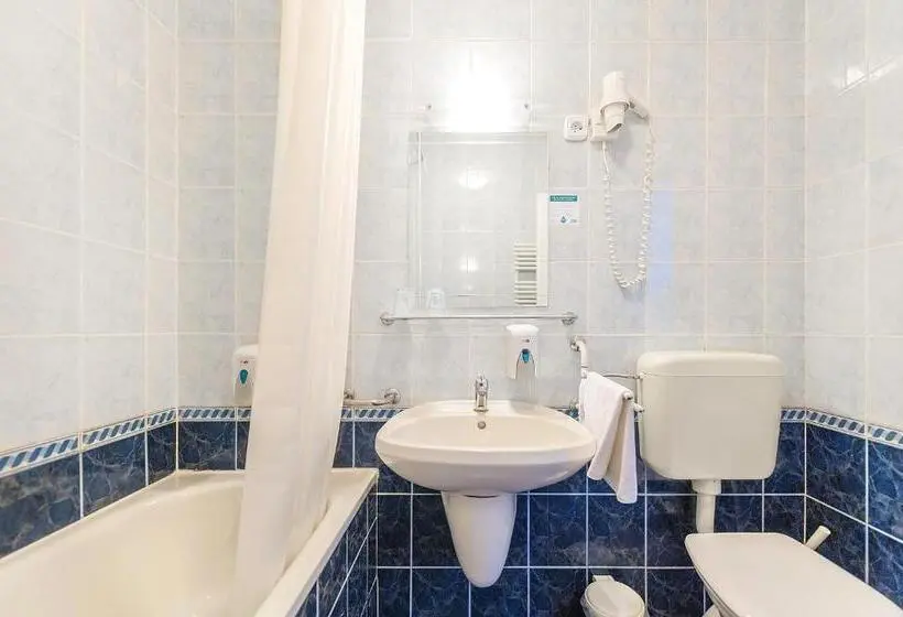 スタンダードトリプルルーム, Baross City Hotel Budapest