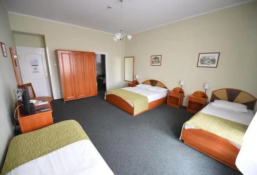 スタンダード4人部屋, Baross City Hotel Budapest
