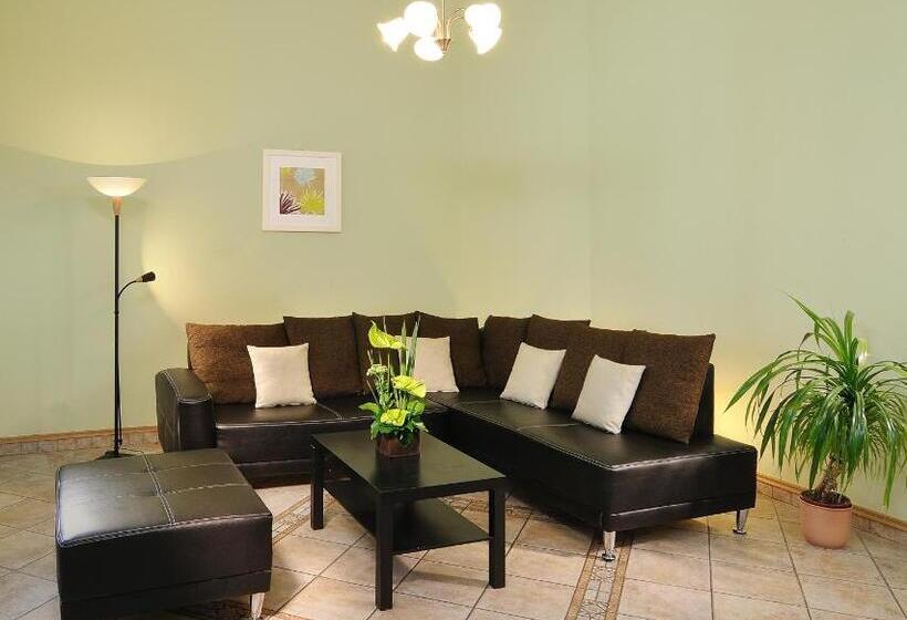 带2个卧室的公寓, Baross City Hotel   Budapest