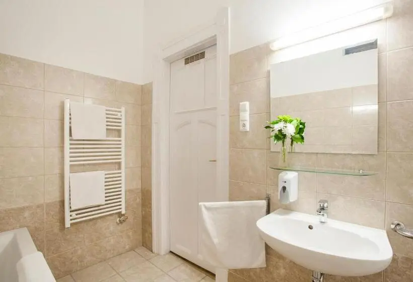 2ベッドルームのスーペリアアパートメント, Baross City Hotel Budapest