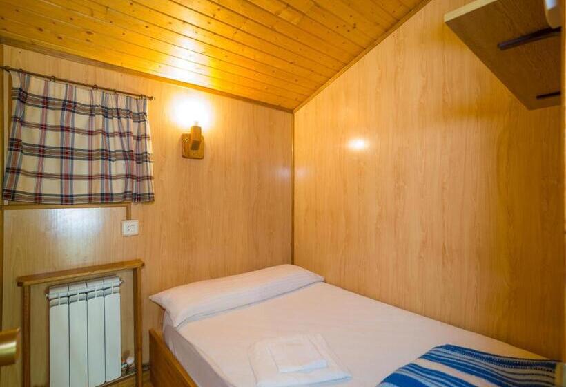 בונגלו סטנדרט 2 חדרי שינה, Camping El Jabalãƒæ’ã‚â­ Blanco