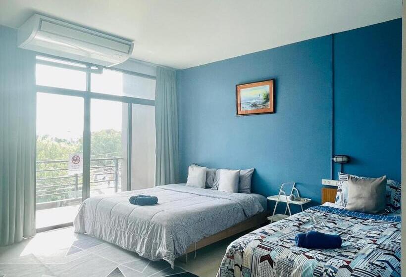 اتاق استاندارد سه تخته با بالکن, Homey Don Mueang Airport Hostel