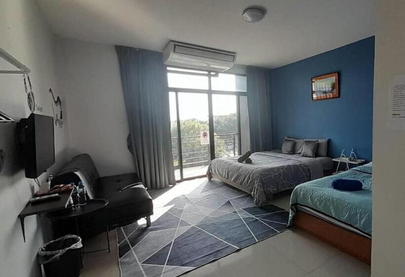 اتاق استاندارد سه تخته با بالکن, Homey Don Mueang Airport Hostel