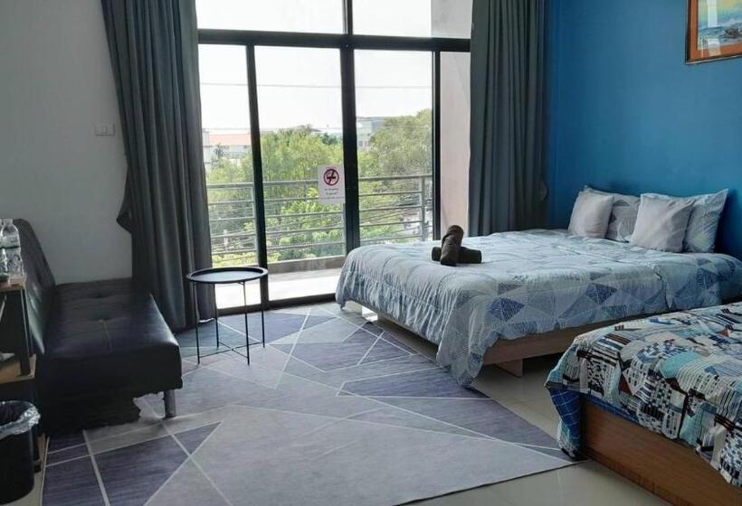 اتاق استاندارد سه تخته با بالکن, Homey Don Mueang Airport Hostel