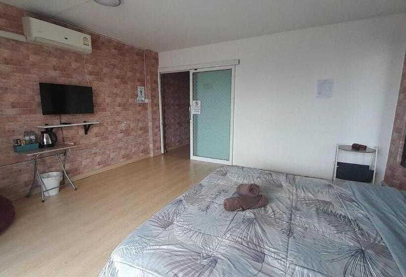 Standard room with outdoor bath, Homey Don Mueang Airport Hostel