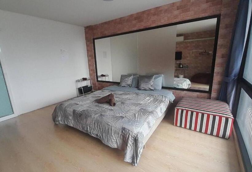 Standard room with outdoor bath, Homey Don Mueang Airport Hostel