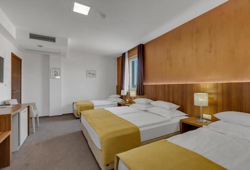 اتاق استاندارد چهار تخته, Marconi