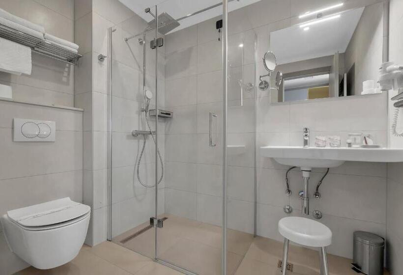 اتاق سوپریور خانوادگی, Marconi