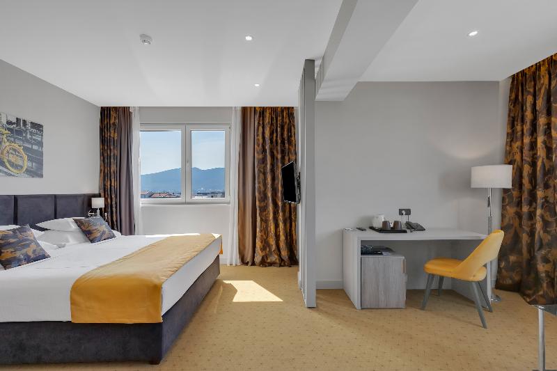 اتاق استاندارد, Marconi