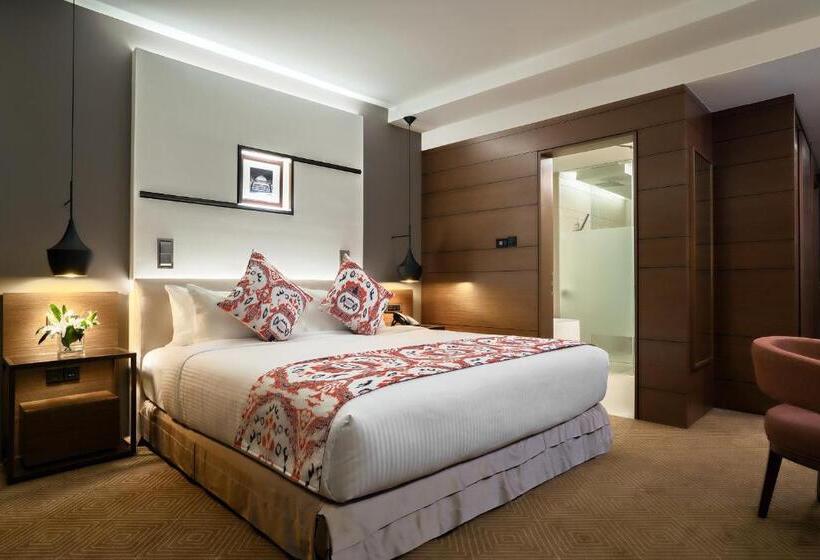 اتاق سوپریور با تخت بزرگ, Movenpick Hotel & Convention Centre Klia