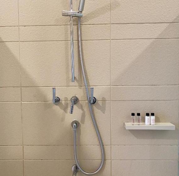 اتاق سوپریور, Movenpick Hotel & Convention Centre Klia