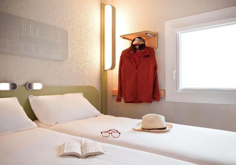 اتاق سوپریور با تخت بزرگ, Movenpick Hotel & Convention Centre Klia