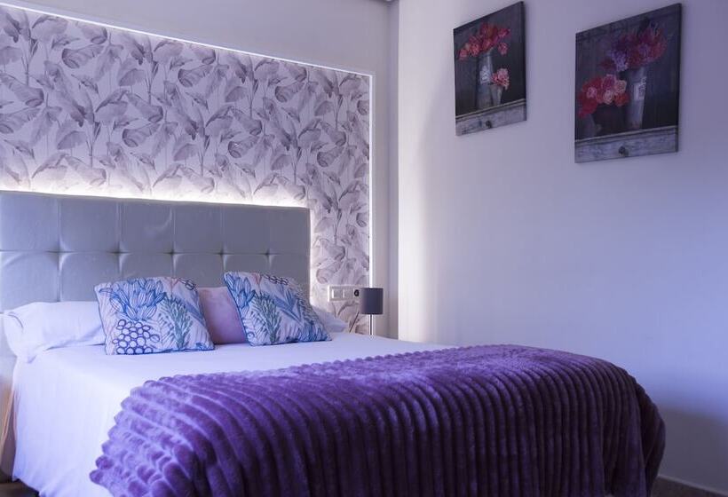 Номер Стандарт, O Pazo