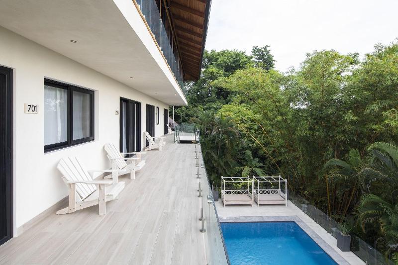 Quarto Estandar, O Pazo