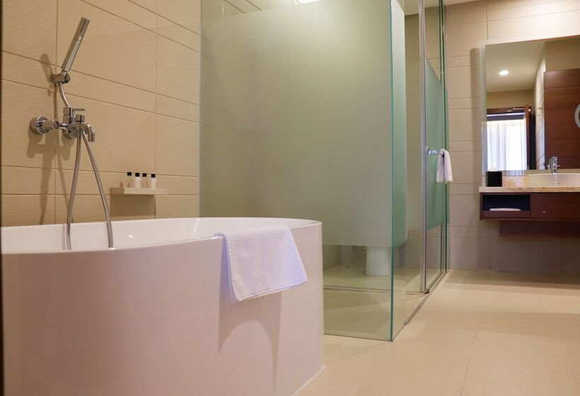 اتاق سوپریور, Movenpick Hotel & Convention Centre Klia