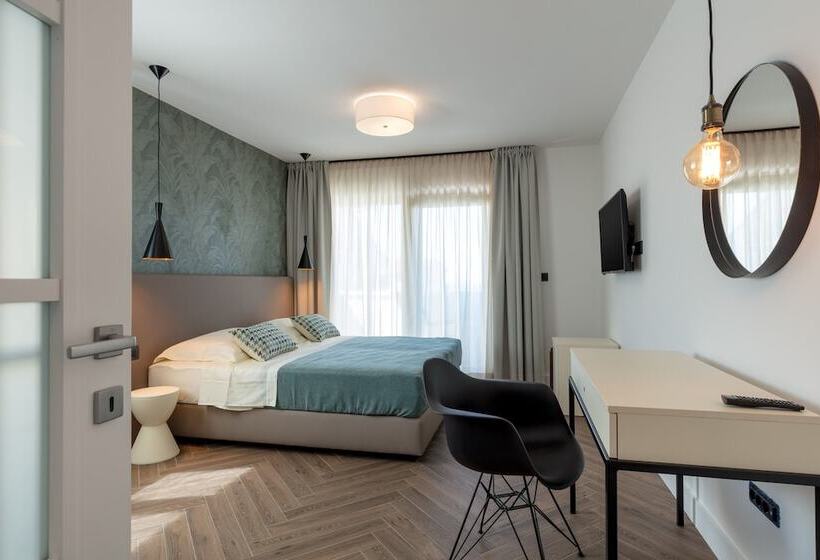 غرفة ديلوكس مطلّة علي البحر, Luxury Villa Karla