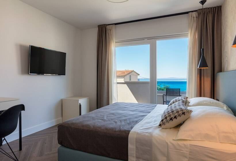 غرفة ديلوكس مطلّة علي البحر, Luxury Villa Karla