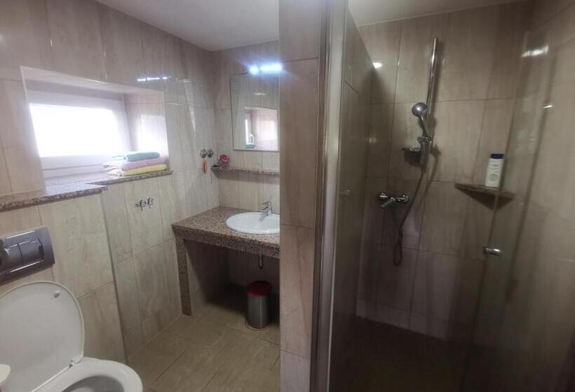 スタンダードルーム, Sobe Mrak