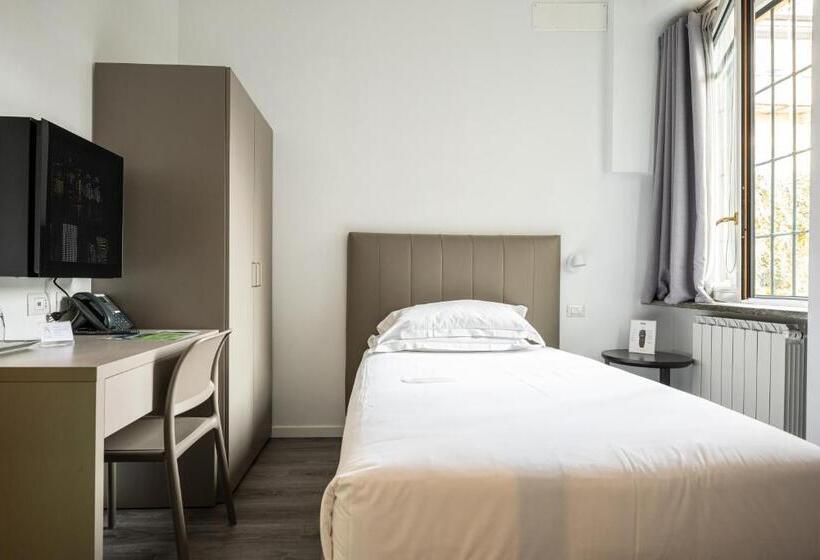 标准单人间, Ai Suma