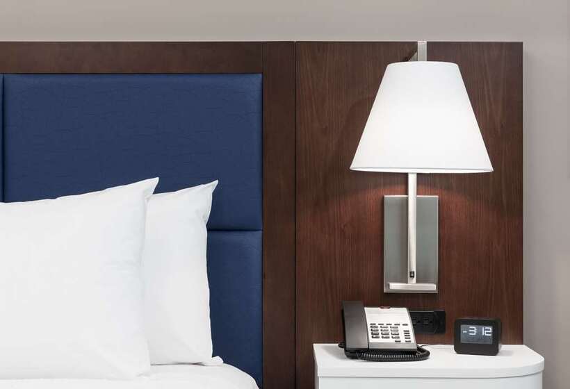 Номер Стандарт, Hampton Inn & Suites Phoenix Downtown