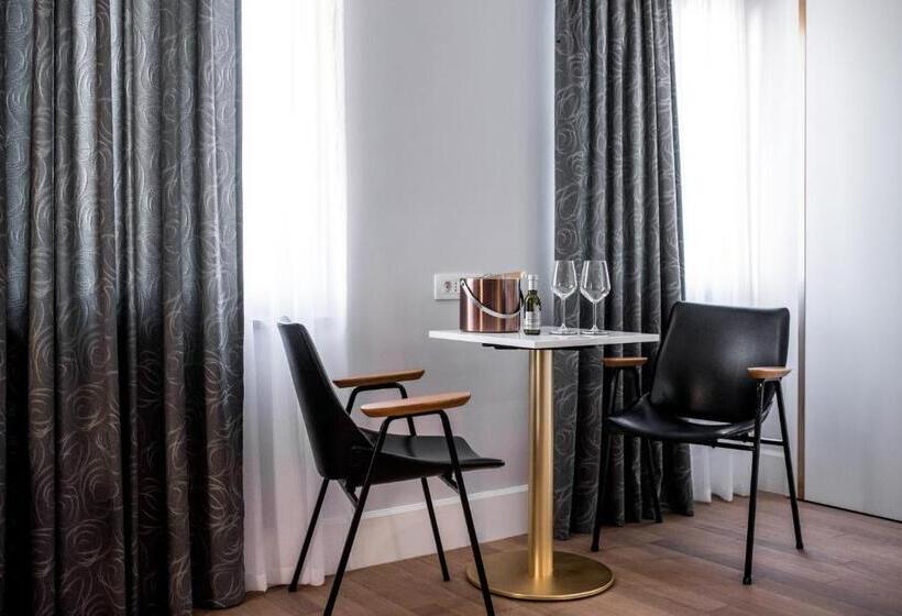 Номер Deluxe Вид на Море, La Loggia