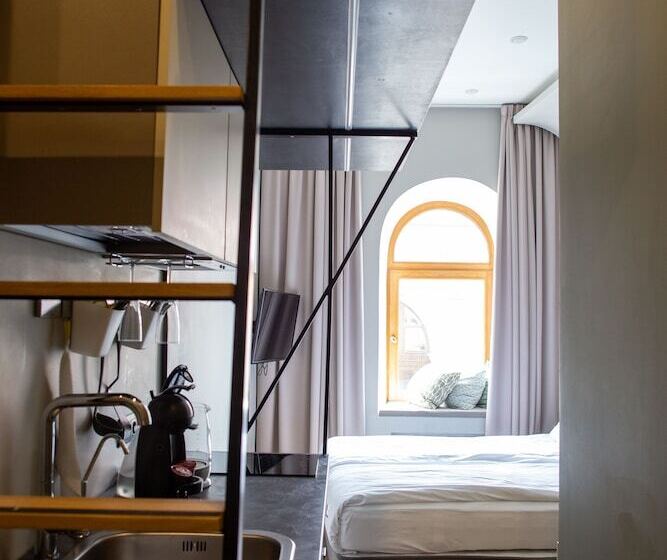 高级工作室, The Faces Moyka