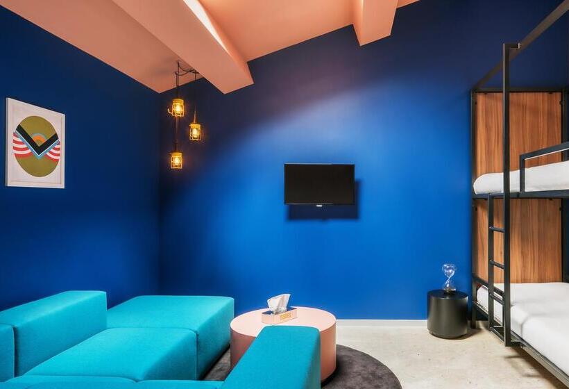 استودیو خانوادگی, The Social Hub Florence Lavagnini