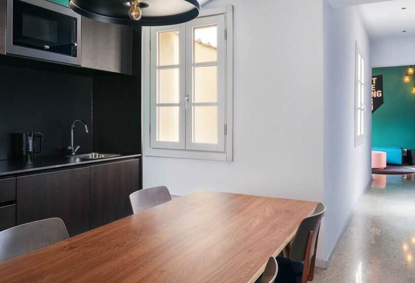 استودیو خانوادگی, The Social Hub Florence Lavagnini