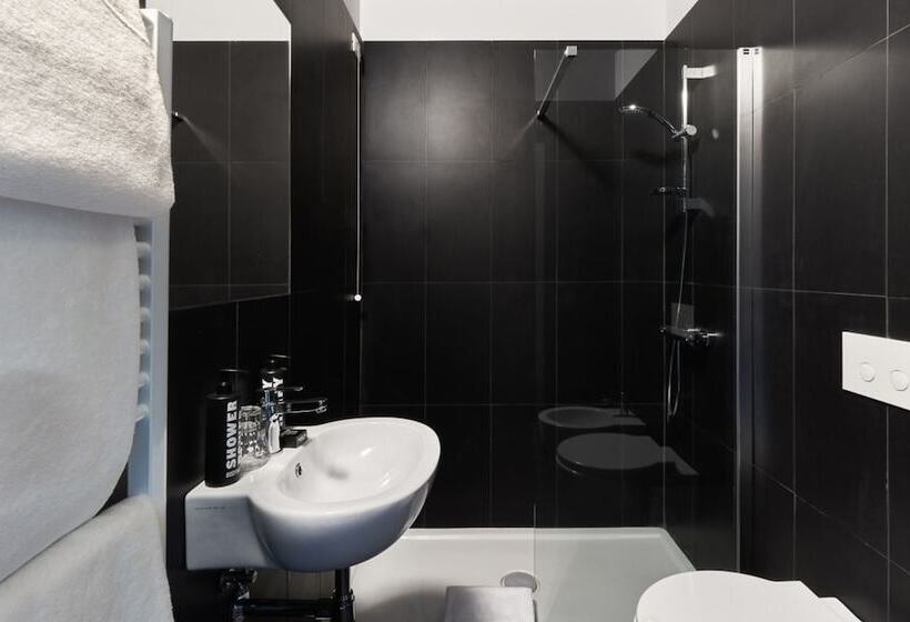 اتاق لوکس, The Social Hub Florence Lavagnini