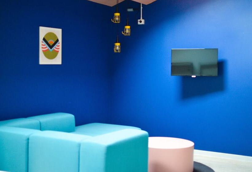 اتاق خانوادگی, The Social Hub Florence Lavagnini