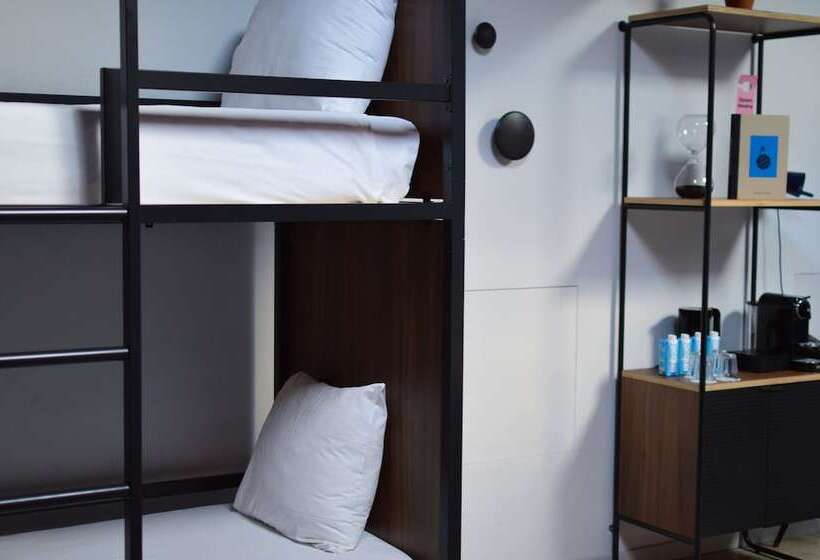 اتاق خانوادگی, The Social Hub Florence Lavagnini