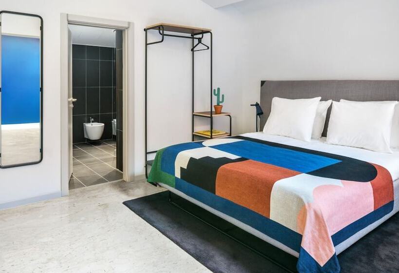 اتاق خانوادگی, The Social Hub Florence Lavagnini