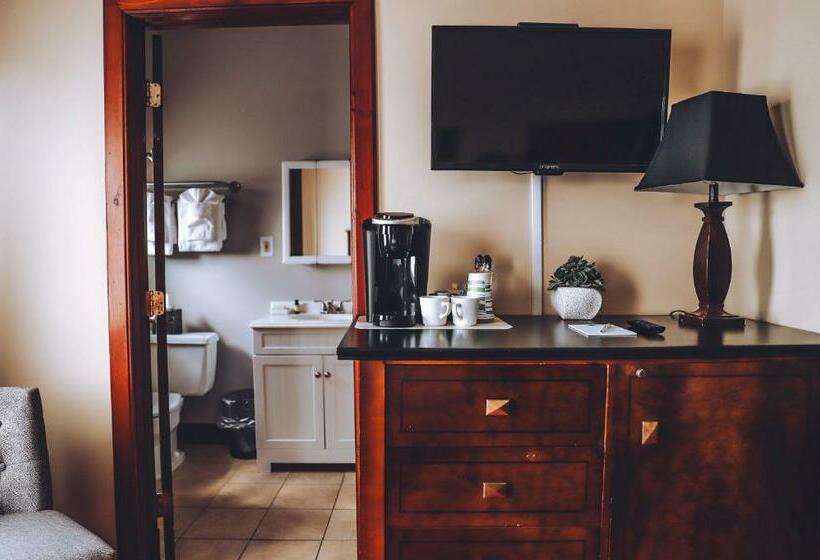 اتاق استاندارد, Tom Quick Inn