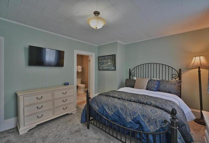 اتاق استاندارد یک نفره, Tom Quick Inn