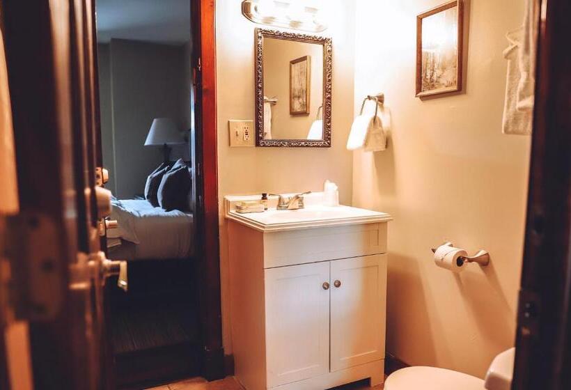 سوییت خانوادگی, Tom Quick Inn