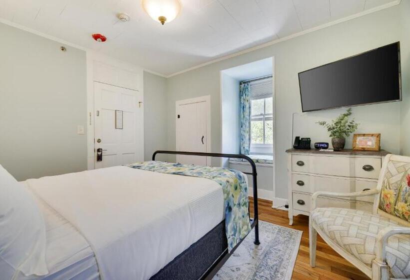 اتاق استاندارد یک نفره, Tom Quick Inn