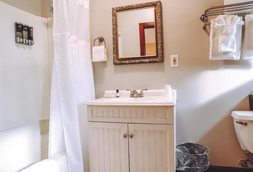 اتاق استاندارد با تخت بزرگ, Tom Quick Inn