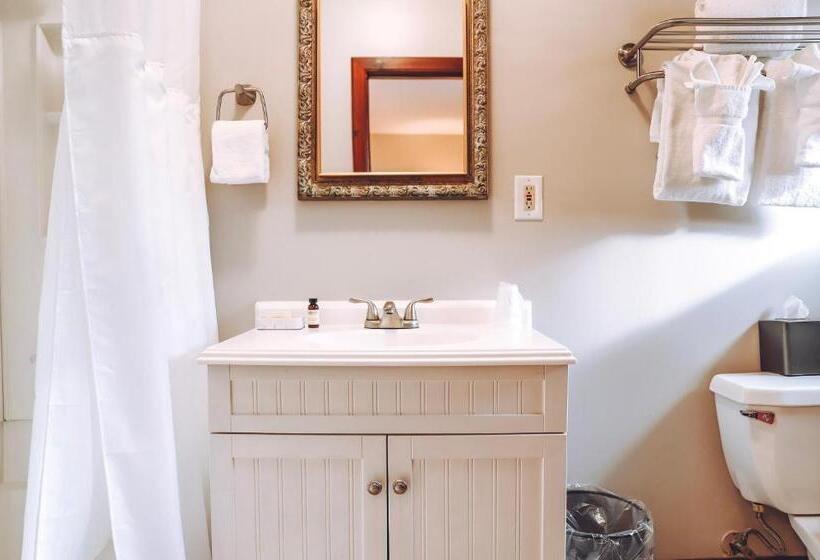 اتاق استاندارد با تخت بزرگ, Tom Quick Inn