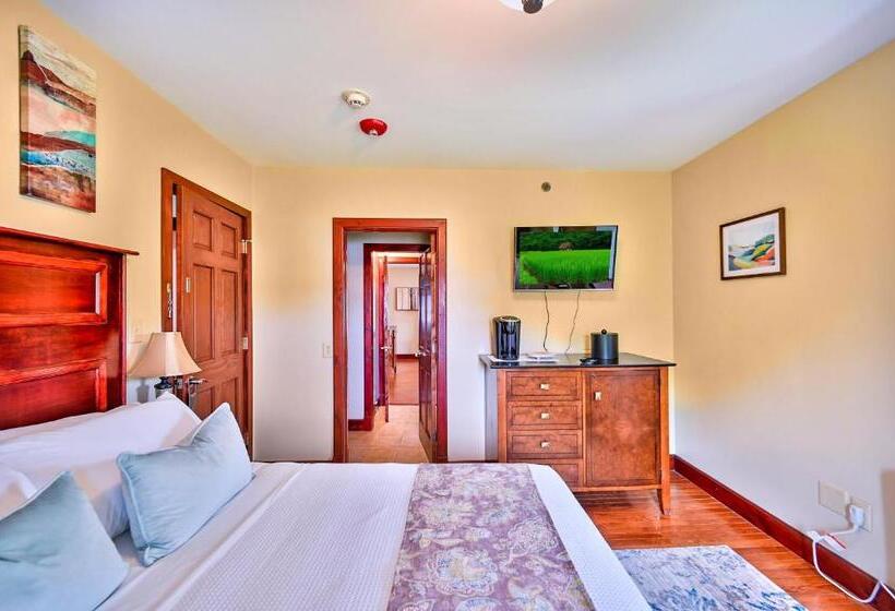 اتاق لوکس, Tom Quick Inn