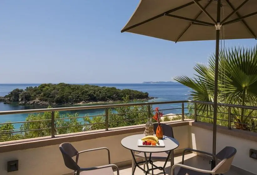 Juniorsviitti Sivuttainen Merinäkymä, Prima Vista Beachfront Boutique