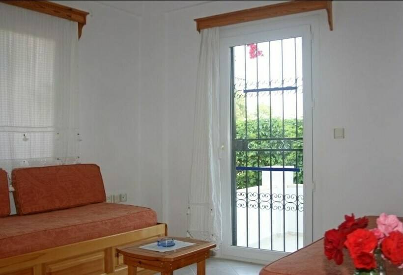 شقة غرفة واحدة, Agar Apart