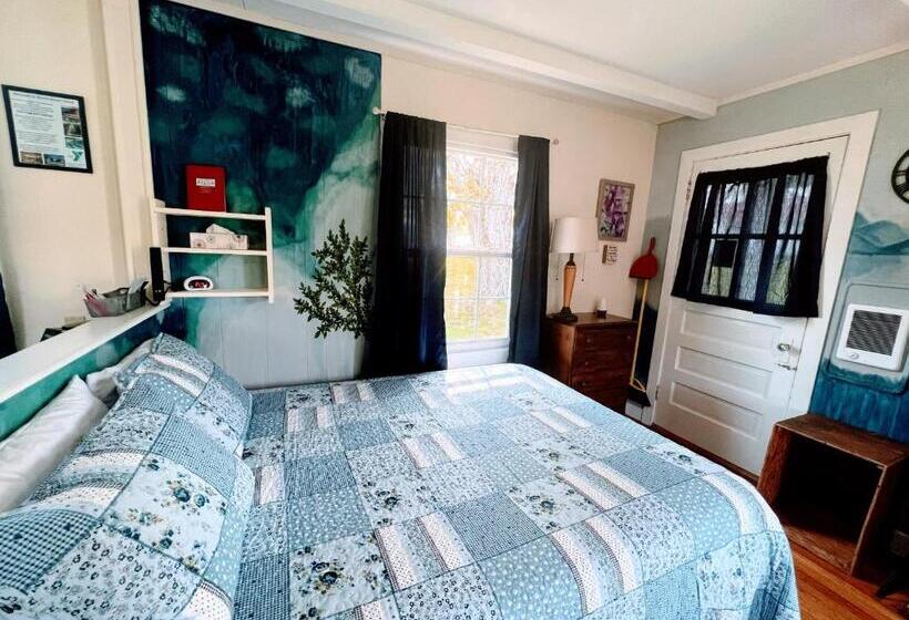 استودیوی استاندارد, Eden Village Motel And Cottages