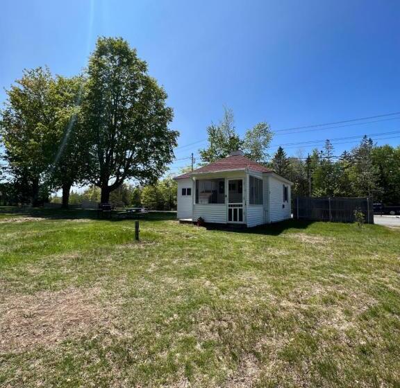 کابین, Eden Village Motel And Cottages