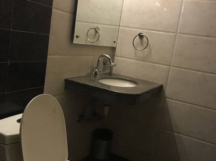 Номер Deluxe, Geeson International New Delhi Railway Station Paharganj